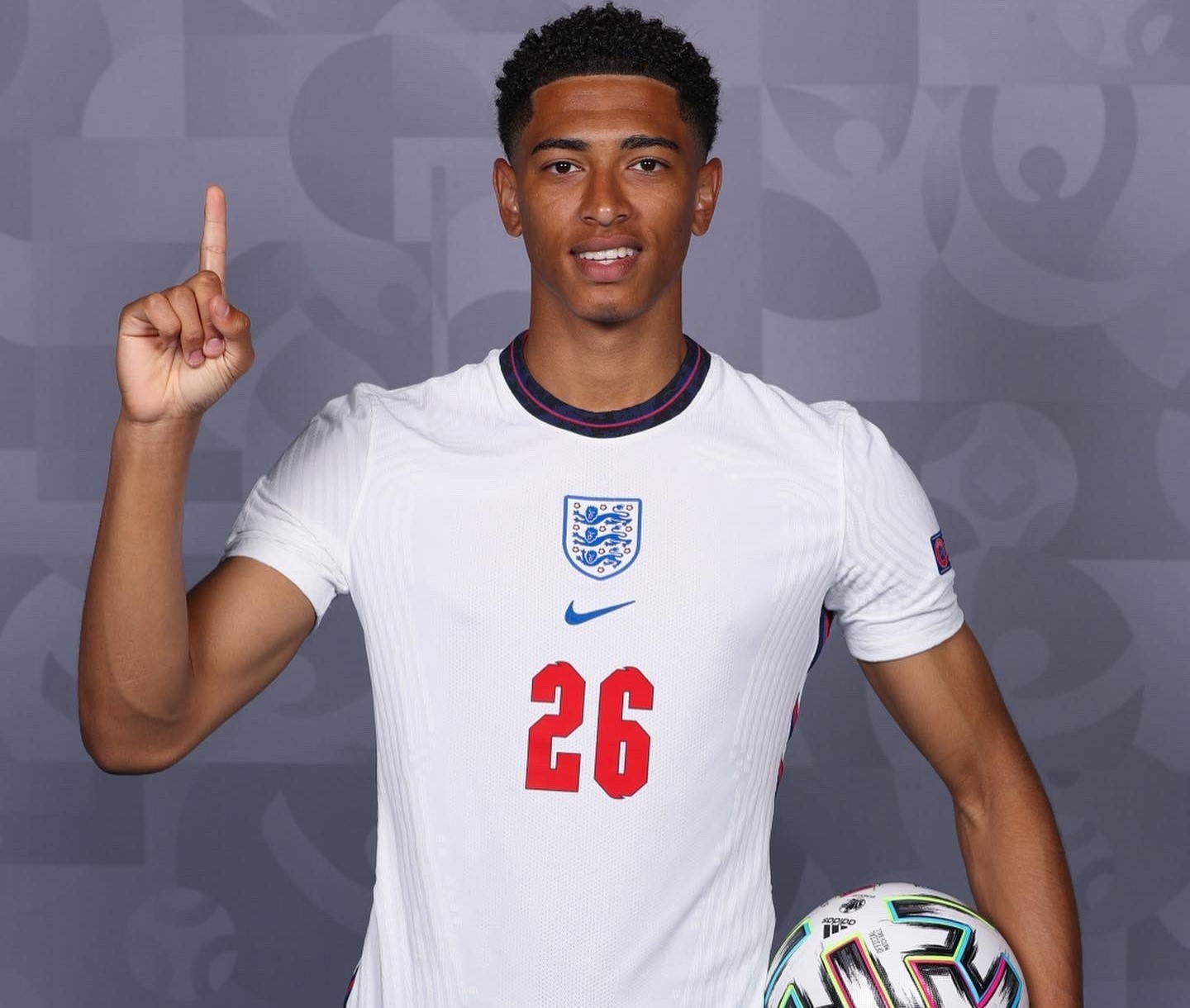 雷迪克：对面的三分把我们打爆了，但我很满意队员的拼搏精神