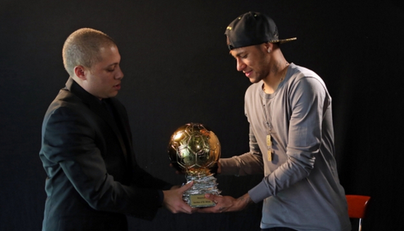 鲁比亚莱斯再谈亲吻门：我不需要向珍妮弗道歉，她当时同意了