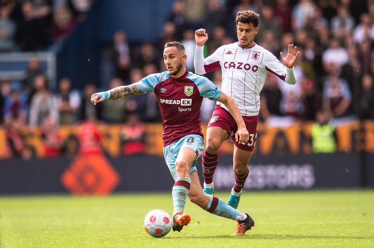 名宿：阿克利乌什须谨慎选下家，枪手巴黎多特都可能签他（名宿劝阿克利乌什慎选新东家：阿森纳、巴黎与多特皆可能出手）