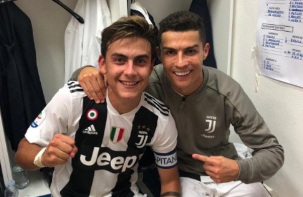 TA：前职业扑克选手执教球队升入奥超，善于理性做出战术调整（TA：从职业扑克到主帅，他率队升上奥超，理性决策精于战术调整）