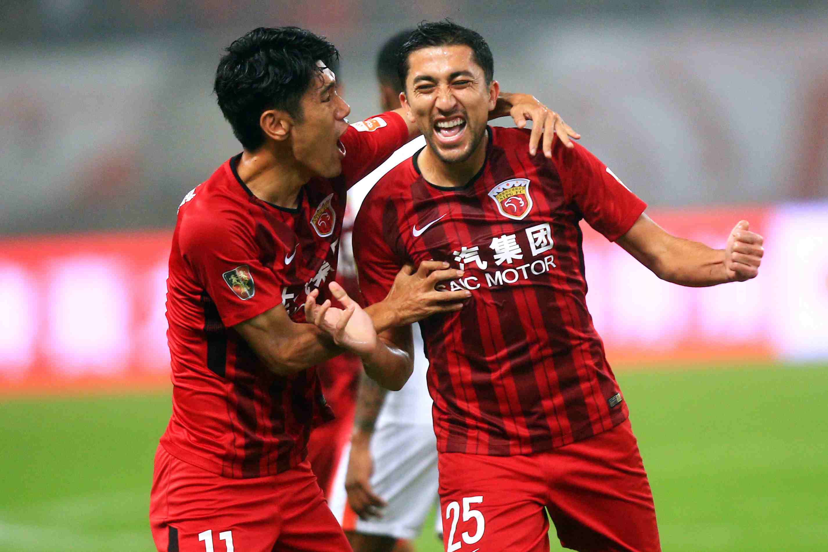 图片报：多特内部认为小贝林踢得过于保守，不过仍然信任他（图片报：多特内部称小贝林踢法过稳，信任不变）