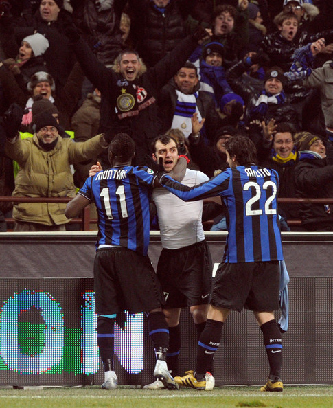 劳塔罗国米生涯欧冠62次出场并列队史第二，仅次于萨内蒂（劳塔罗欧冠为国米出场62次，追平队史第二，仅逊萨内蒂）