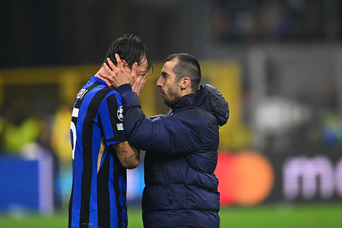 足球曝英超多队将出售核心以平衡财政（英超多队为平衡财务拟出售主力球员）