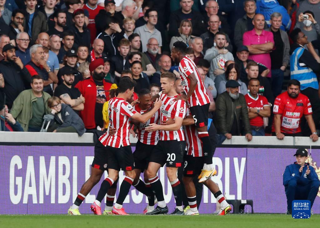 孙悦娇妻陈露现状：打高尔夫穿名牌，在美国很滋润，回应网络相亲（孙悦妻子陈露近况：在美生活惬意，常打高尔夫、穿大牌，并回应网络相亲）