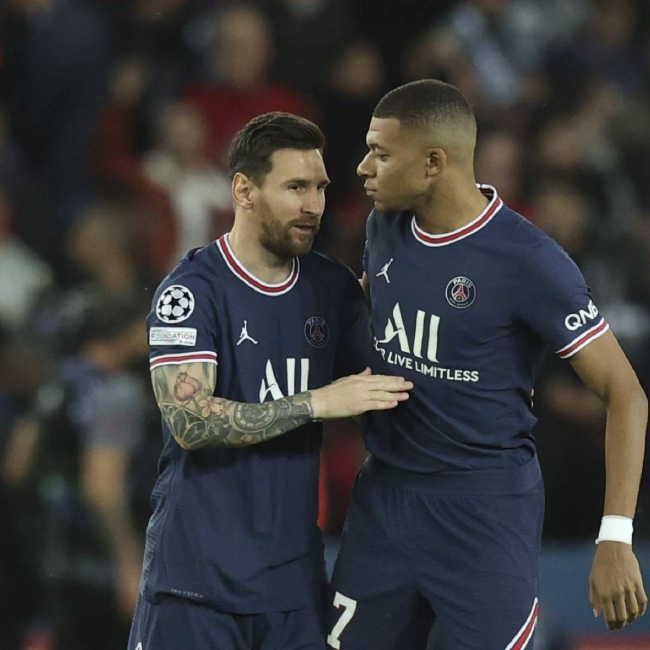 拉波尔塔：德科正在着手补强阵容，但我们更倾向于在夏窗引援（拉波尔塔：德科已着手补强，但引援更倾向于夏窗进行）