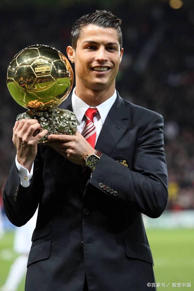 詹：现在的身体状态还不是很好；施洛特贝克整天说“废话”