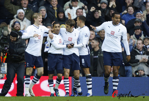 门将扑出点球，全场掌声雷动（门将拒点成功，球场掌声如潮）