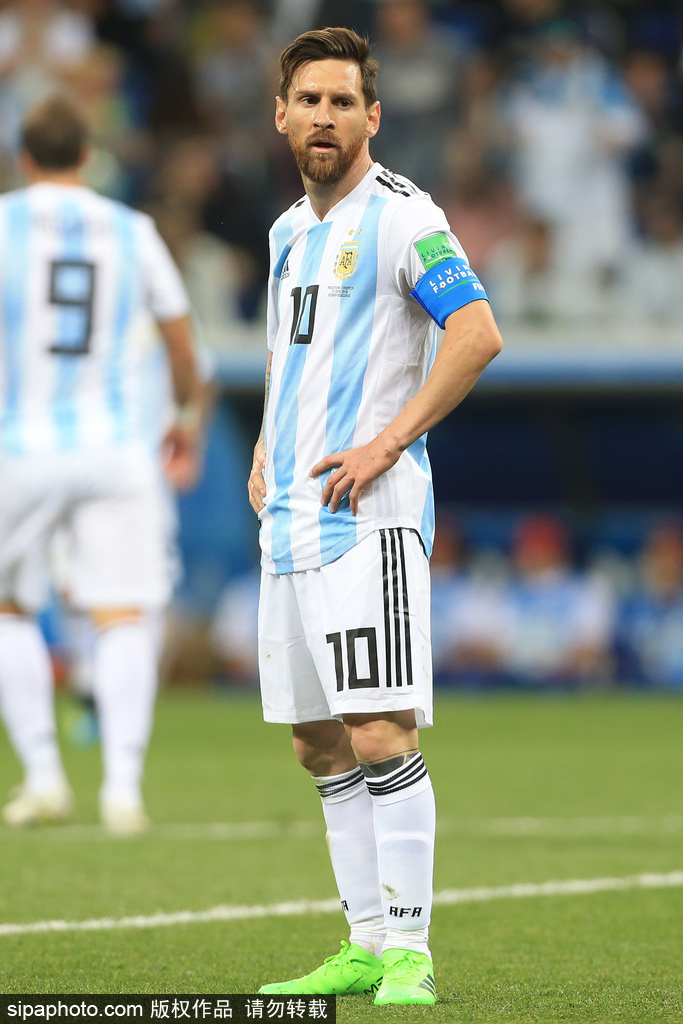 斯洛特：基耶萨生病了，加克波踢利兹联伤了将缺席几周（斯洛特：基耶萨生病缺阵，加克波战利兹联受伤将休战数周）