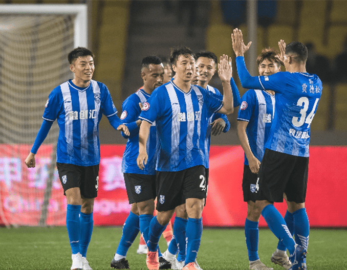 马丁内利：欧冠比赛空间更大，英超有些队喜欢摆大巴所以难踢（马丁内利：欧冠更开放，英超因部分球队摆大巴更难打）