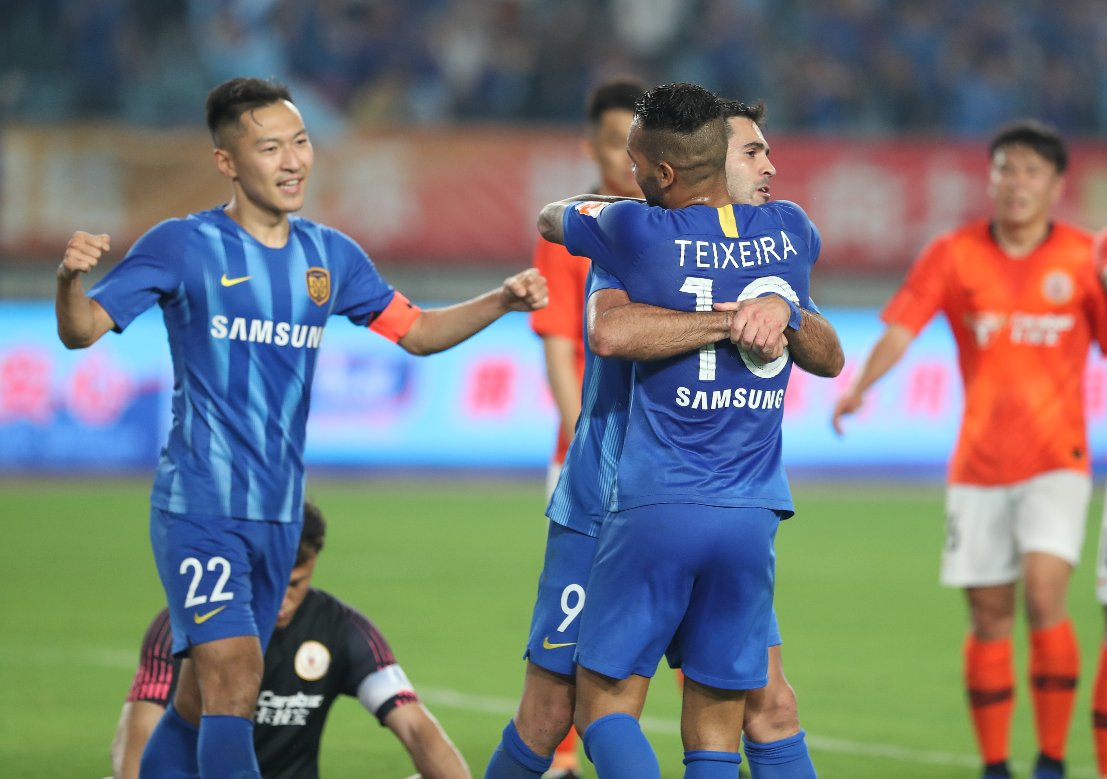 适应半局后全程压制！孙颖莎横扫米特兰姆！国乒5-1领先德国！（短暂磨合后全面掌控，孙颖莎横扫米特兰姆，国乒5比1领先德国）